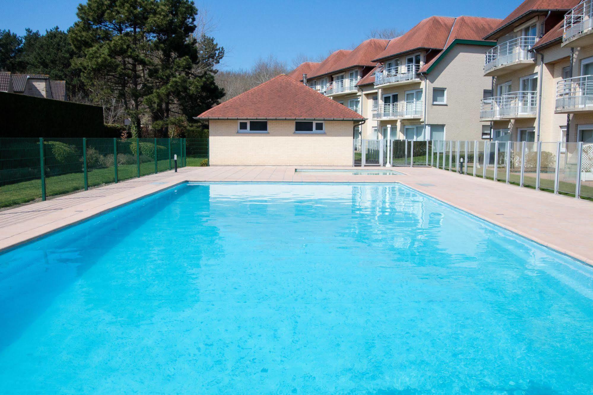 Holiday Suites Le Coq Extérieur photo