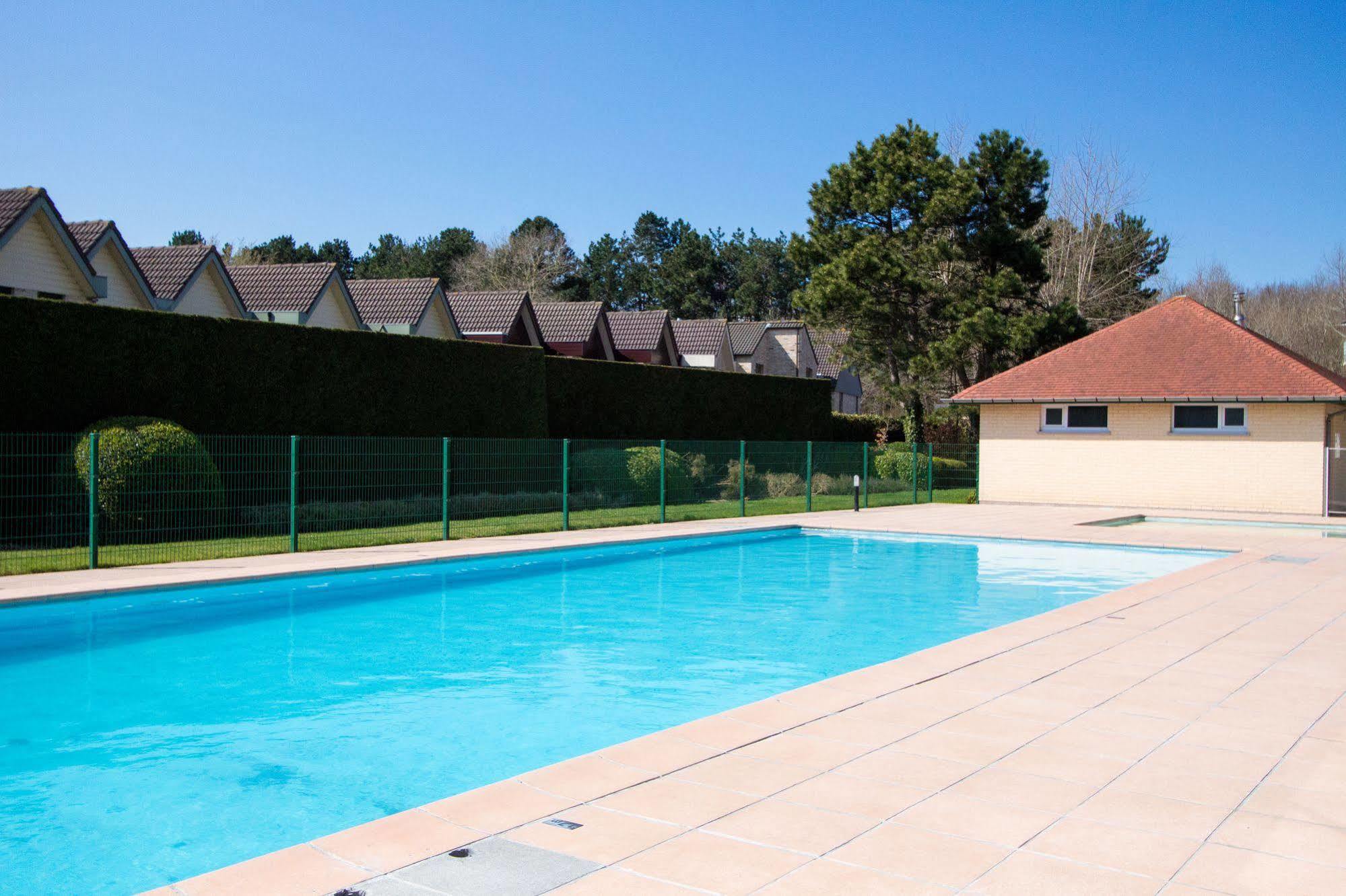 Holiday Suites Le Coq Extérieur photo
