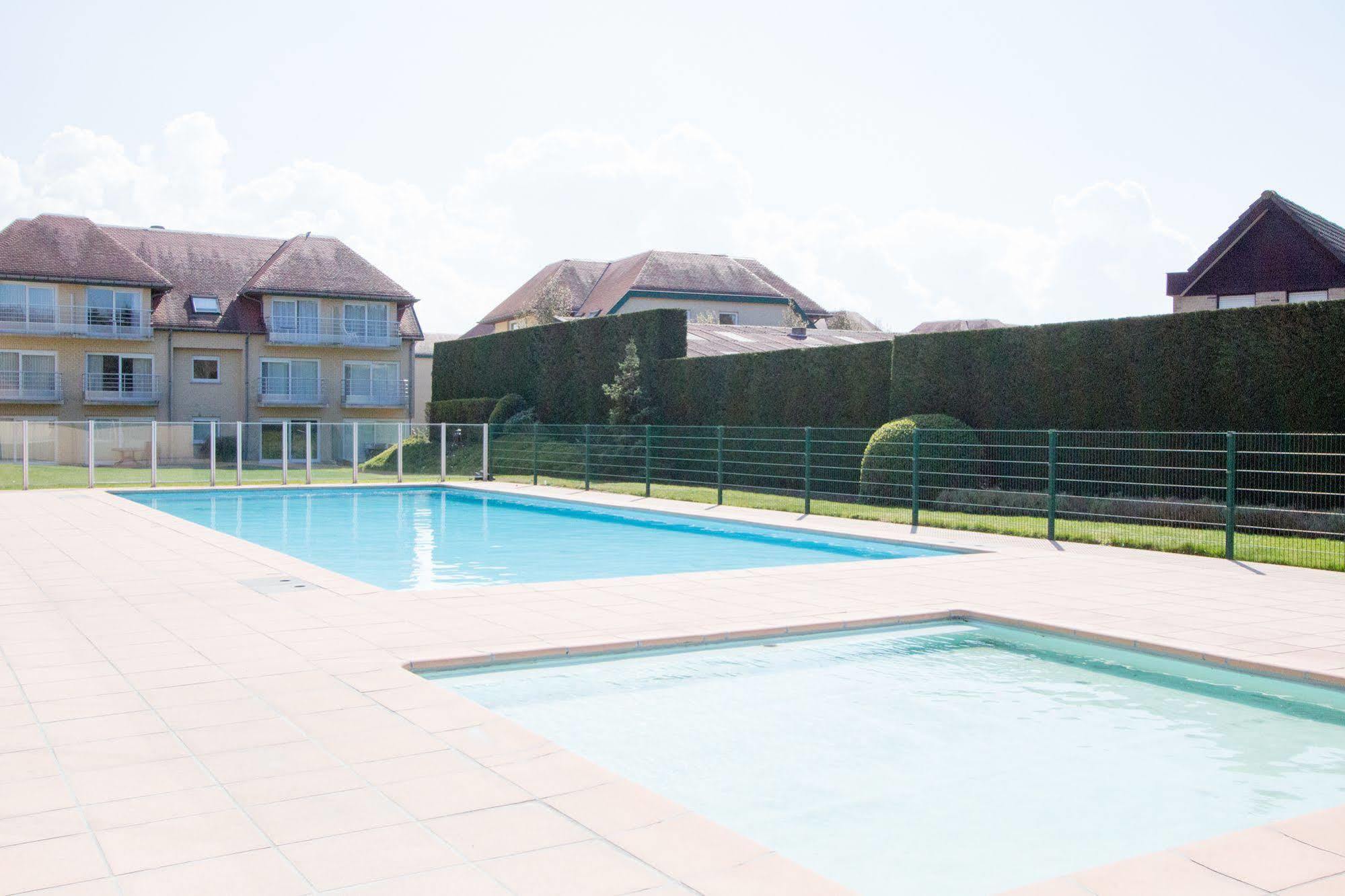 Holiday Suites Le Coq Extérieur photo